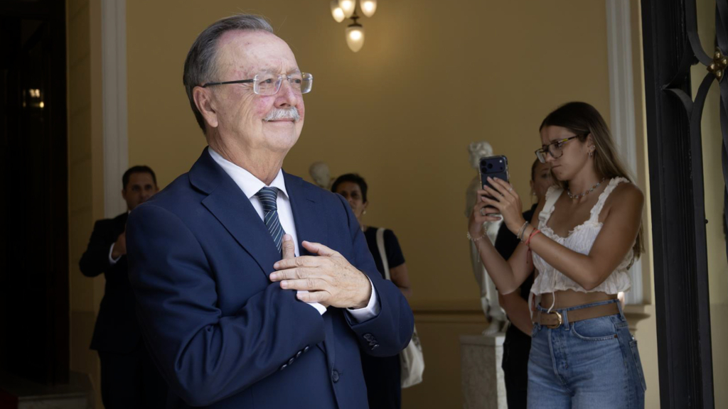 Vivas pide a los españoles que apoyen a Ceuta: «La ciudad se mantiene en pie y no está dispuesta a rendirse»