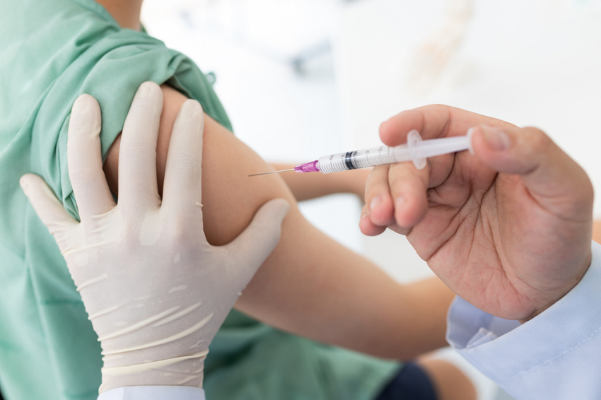 Arranca la campaña de vacunación contra la gripe en Andalucía: 90.000 menores serán los primeros