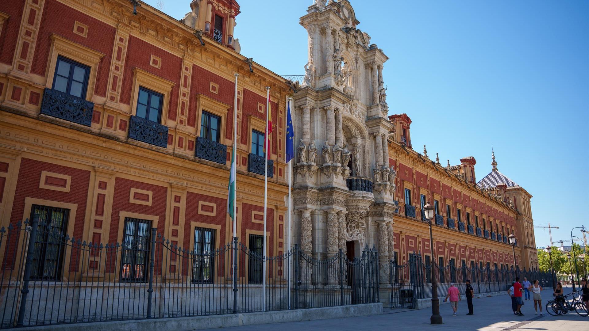 Así ha sido la comparecencia de Juanma Moreno tras la tragedia ferroviaria que toca de lleno a Andalucía