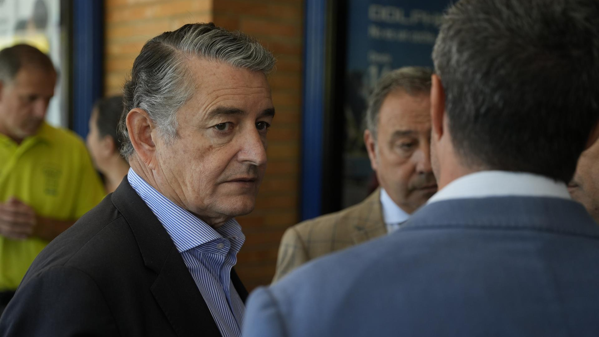 El consejero Sanz ve «mezquino» culpar al trabajador y critica que el sistema de seguridad «antiguo» del AVE