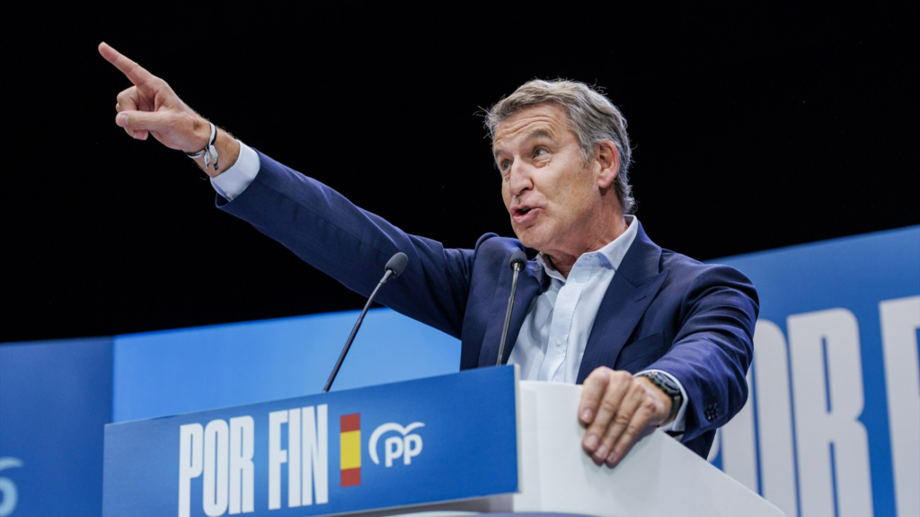 Feijóo promete gobernar «con la verdad por delante» y una «reconstrucción nacional»: «No vengo de saunas ni de las cloacas, sino de la gestión»