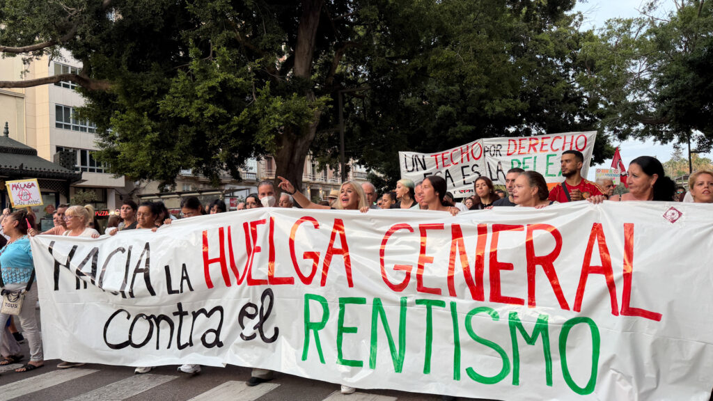 «Si no tenemos casas, dormimos en la plaza»: los manifestantes contra los precios de la vivienda pretenden seguir con las acampadas
