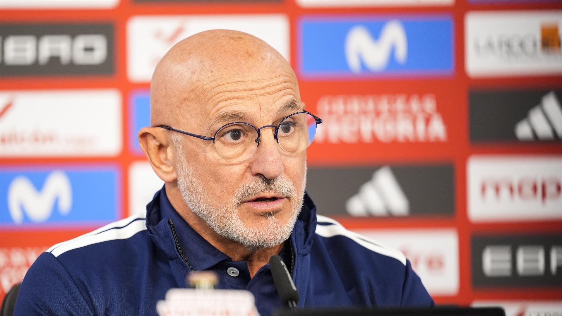 Luis de la Fuente en sala de prensa
