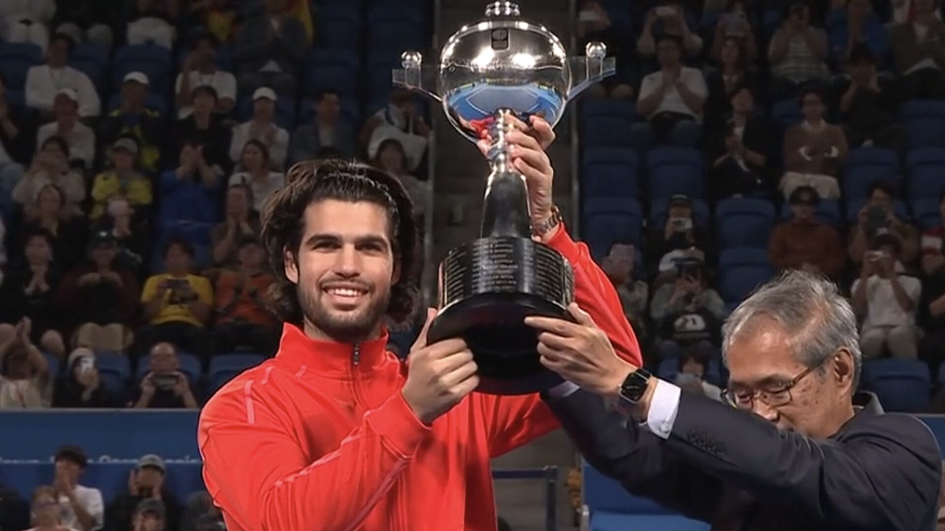 Carlos Alcaraz gana el título en el torneo de Tokio
