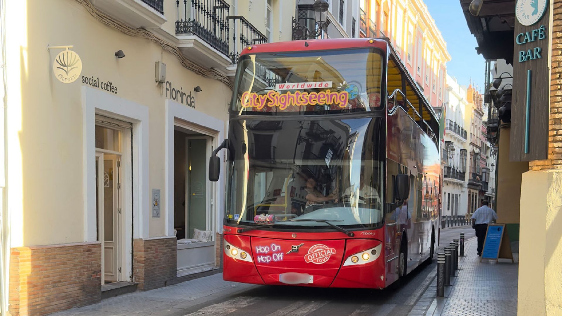 Autobus-turistico-por-Amor-de-Dios