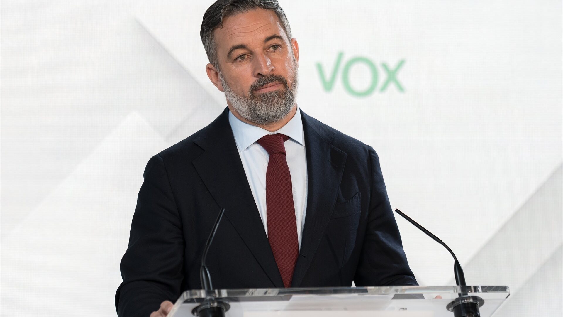 EuropaPress_7822204_presidente_vox_santiago_abascal_rueda_prensa_sede_vox_octubre_2026_madrid
