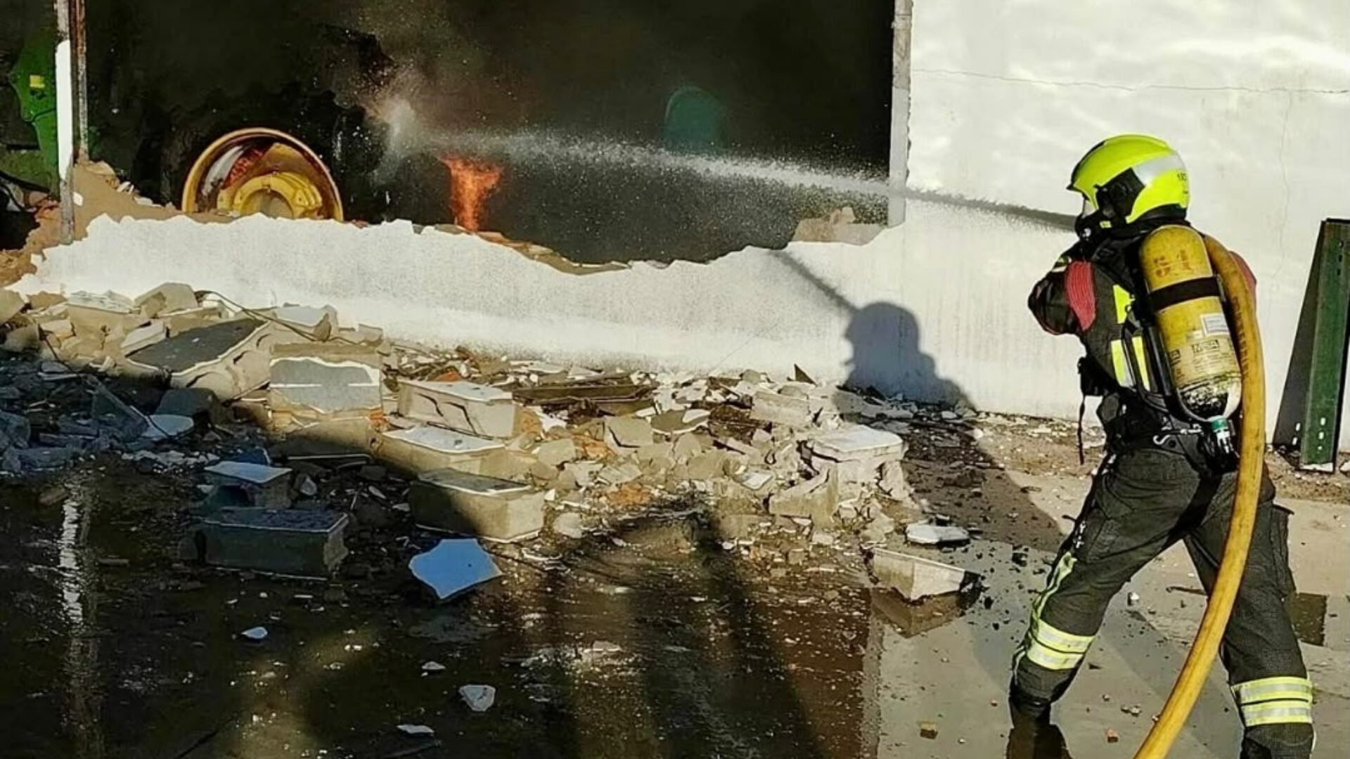 lucha-contra-el-fuego-en-antequera
