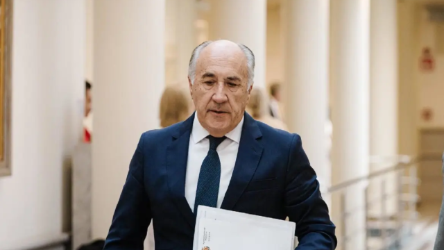 El alcalde de Algeciras renuncia temporalmente a su militancia del PP para defenderse ante la denuncia del PSOE