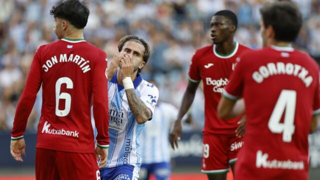 Niño se lamenta en una ocasión fallada ante la Real Sociedad