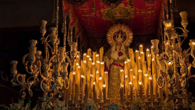 Novedades y estrenos de Zamarrilla: nuevo acompañamiento musical y un broche como símbolo de hermandad