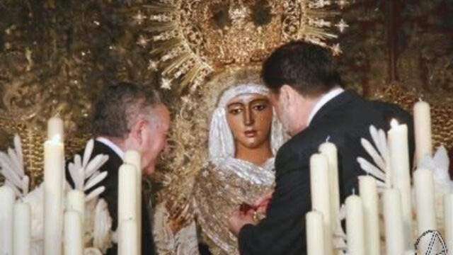 Sanchez-Monteisirin-medalla-Esperanza-Triana