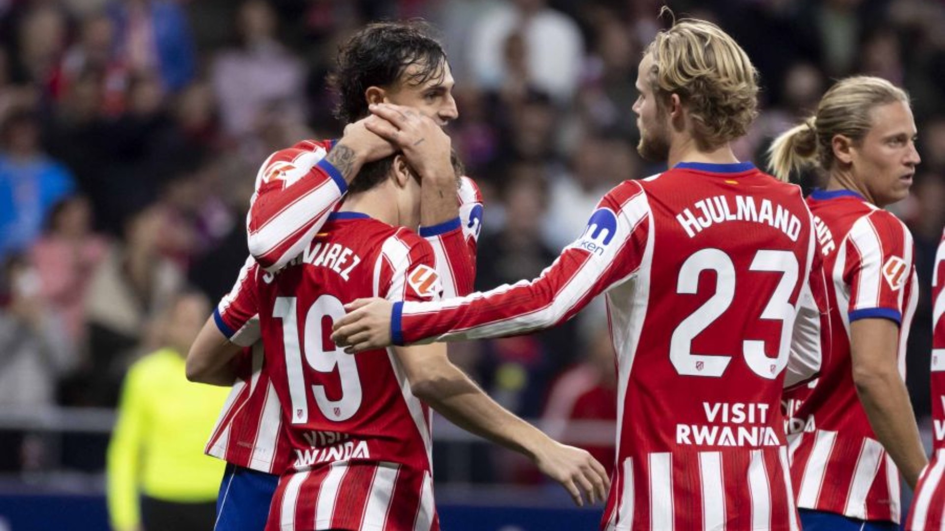 Julian Álvarez pide perdón a la afición del Atlético en una noche reconciliadora en el Metropolitano