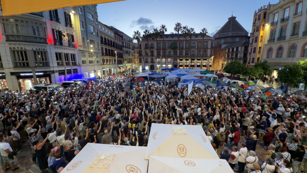 Málaga se vuelca por la vivienda y con la memoria de Maricarmen presente: «No queremos más homenajes, se expulsa a gente de su casa»