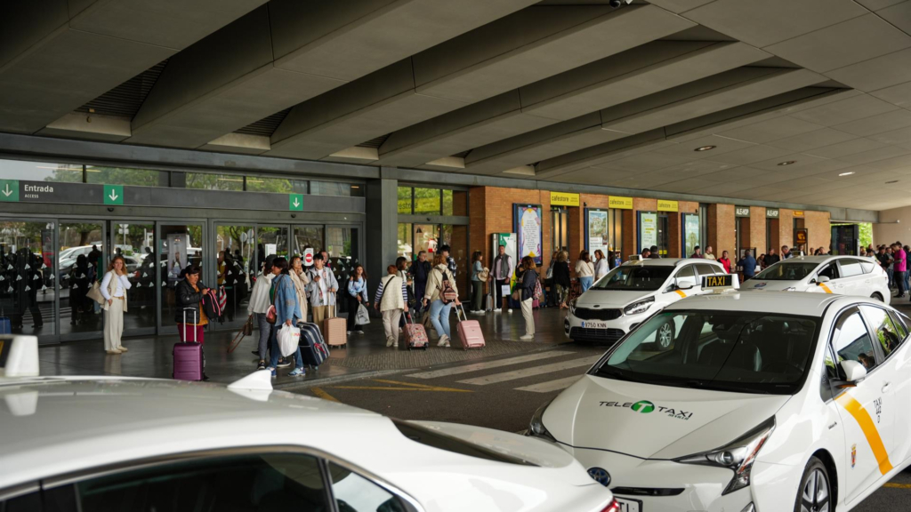 Las tarifas de los taxis de Sevilla: subida general y extra de cuatro euros para salir del estadio de La Cartuja