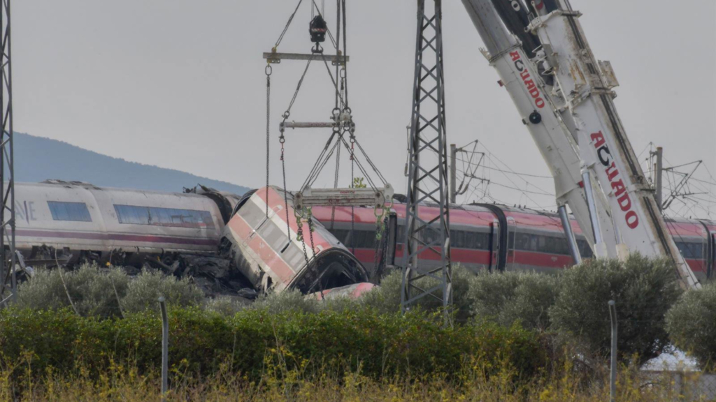 Piden un puente aéreo urgente entre Sevilla y Madrid ante los problemas del AVE
