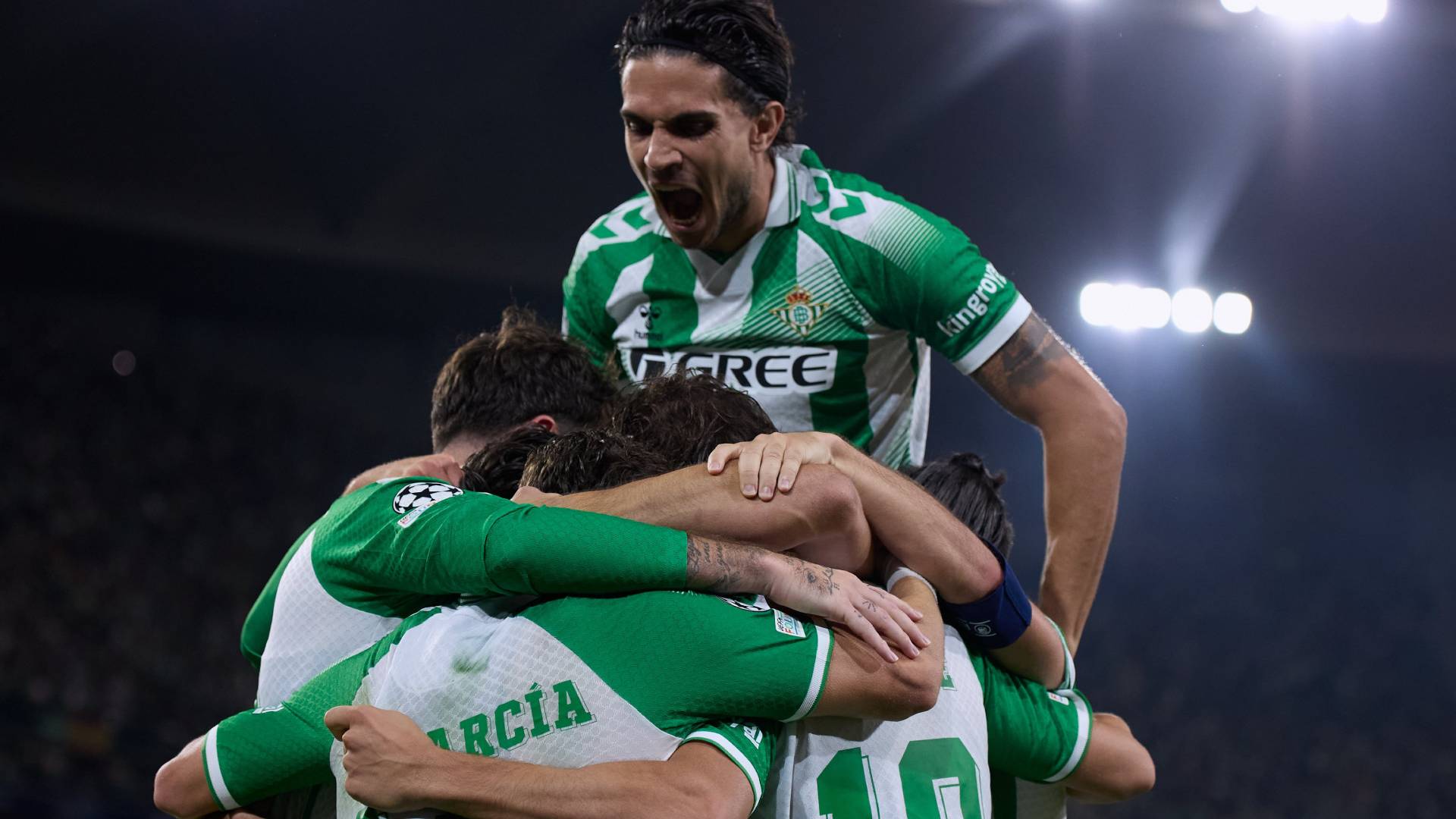 El Betis se lo pasa en grande en la Champions