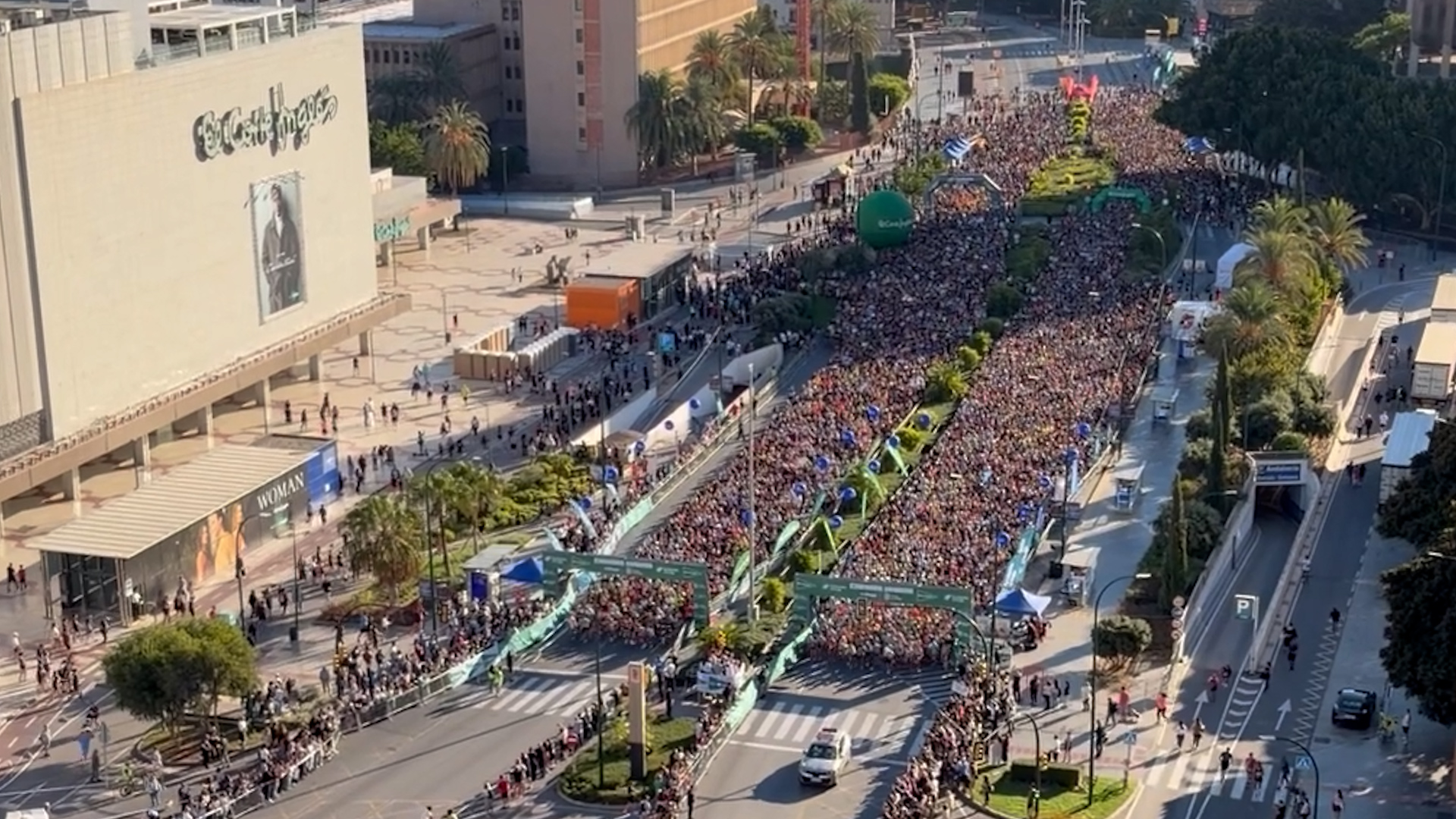 Vídeo: así ha sido la salida de la Carrera Urbana Ciudad de Málaga 2026 a vista de pájaro