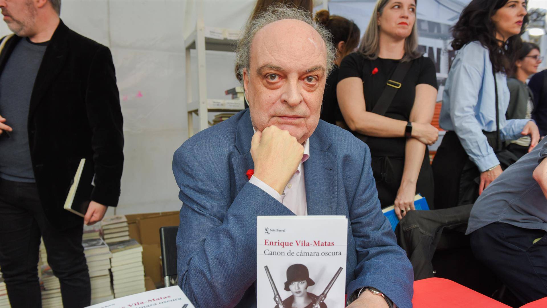Enrique Vila-Matas es el único español que opta al Nobel de Literatura donde la favorita es Can Xue