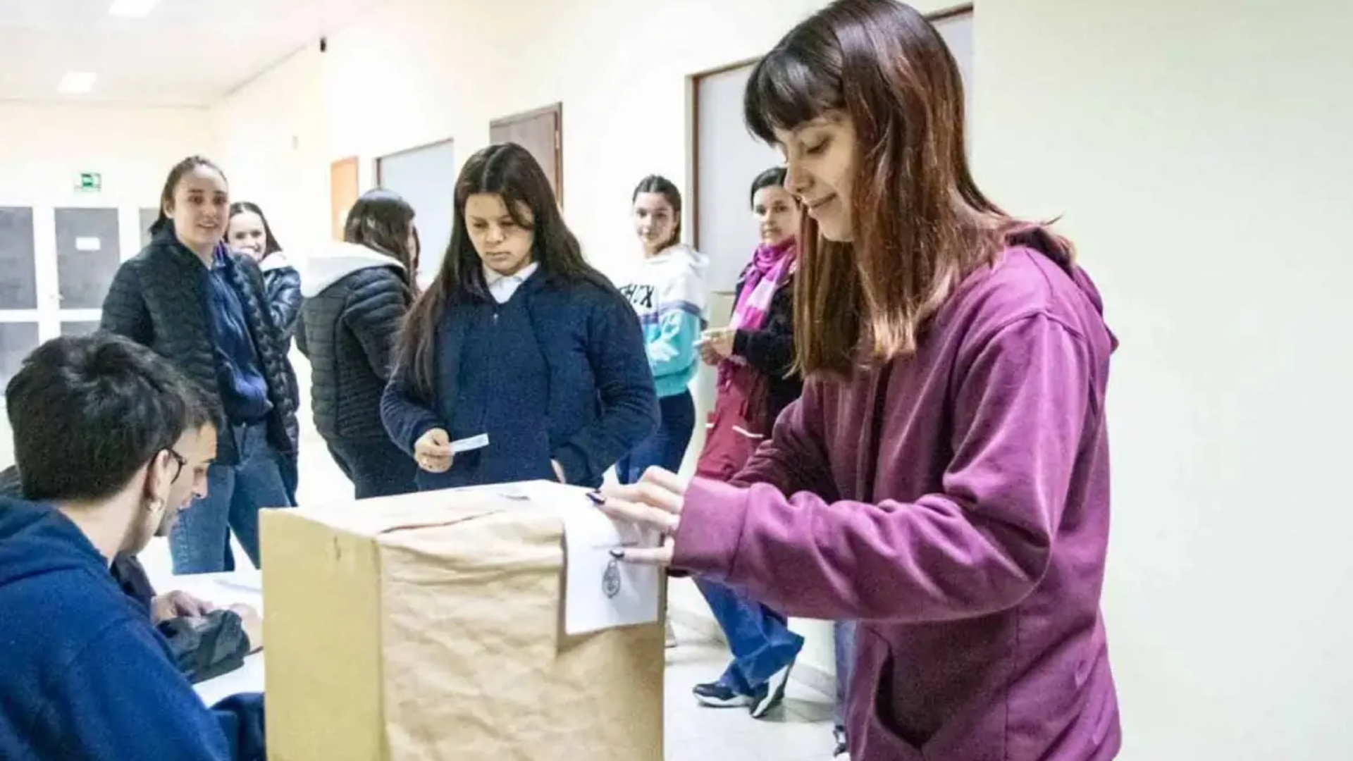 Andalucía es la comunidad con más voto joven en una franja que genera desconcierto entre los partidos