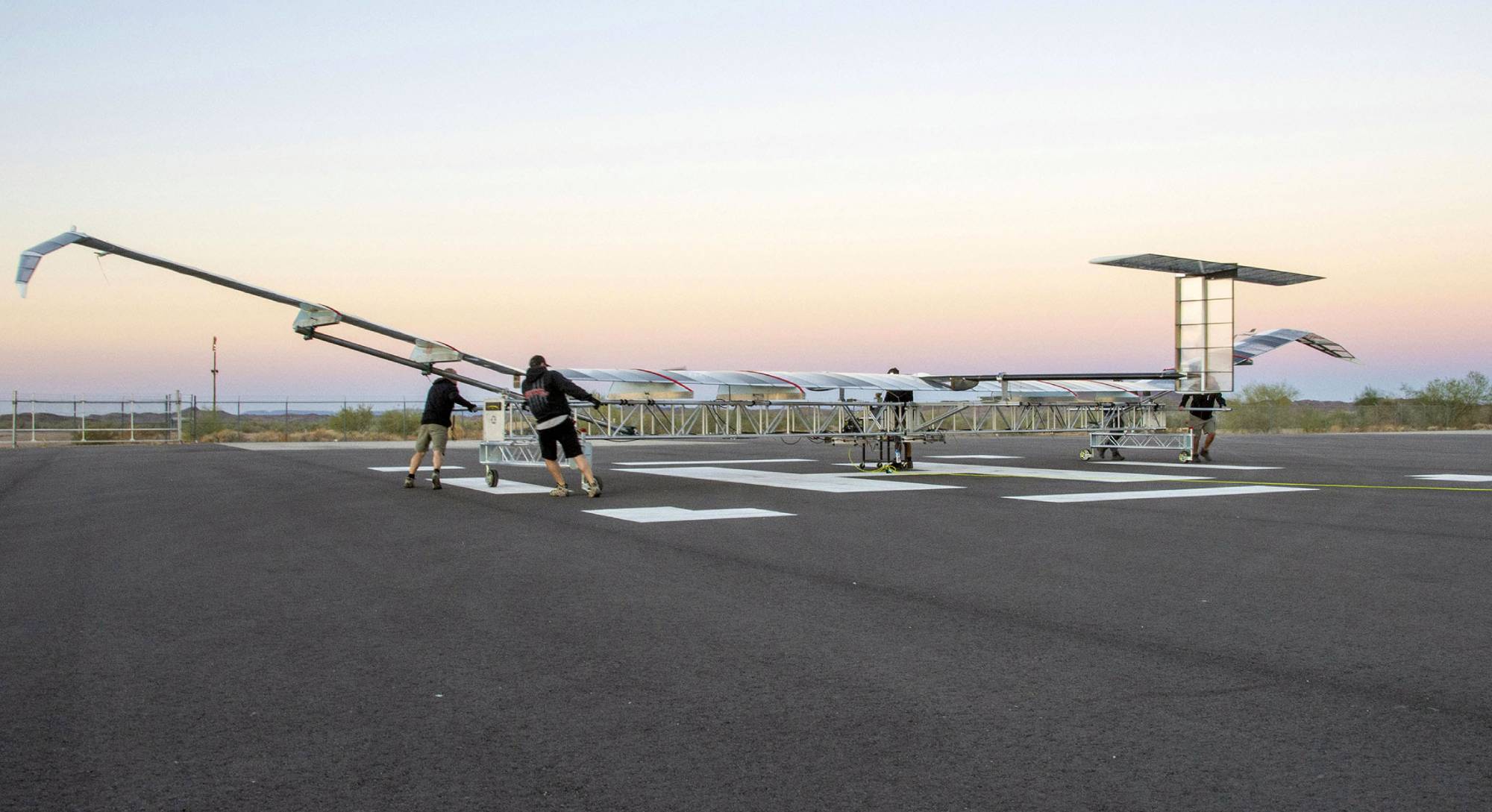 Málaga y Sevilla, detrás del avión solar que vuela más de dos meses sin aterrizar