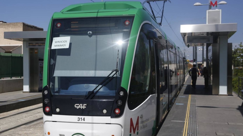 Los trabajadores del Metro de Granada aplazan al 30 de octubre el inicio de los paros