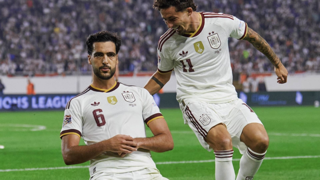 Mikel Merino lidera la remontada de España en Split