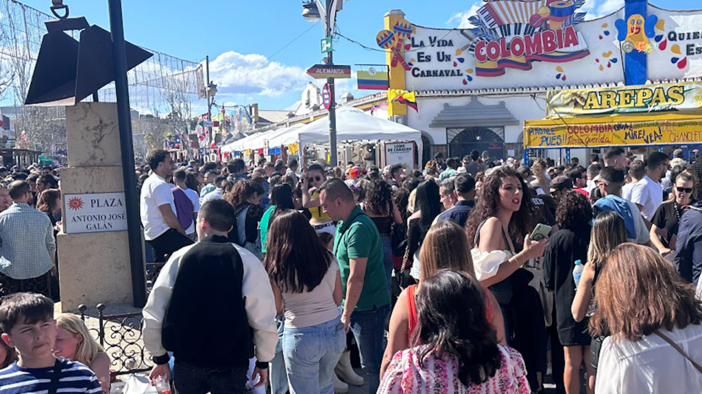 Un hombre de 37 años resulta electrocutado en un puesto de la Feria de Fuengirola y es trasladado al hospital