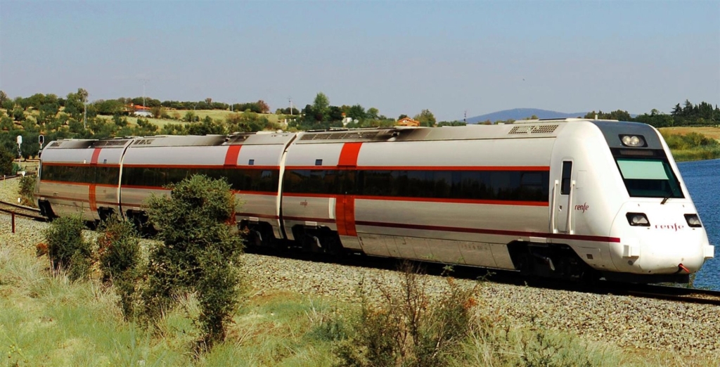 Restablecida la circulación ferroviaria Mérida-Sevilla tras una hora de interrupción por una avería en Zafra