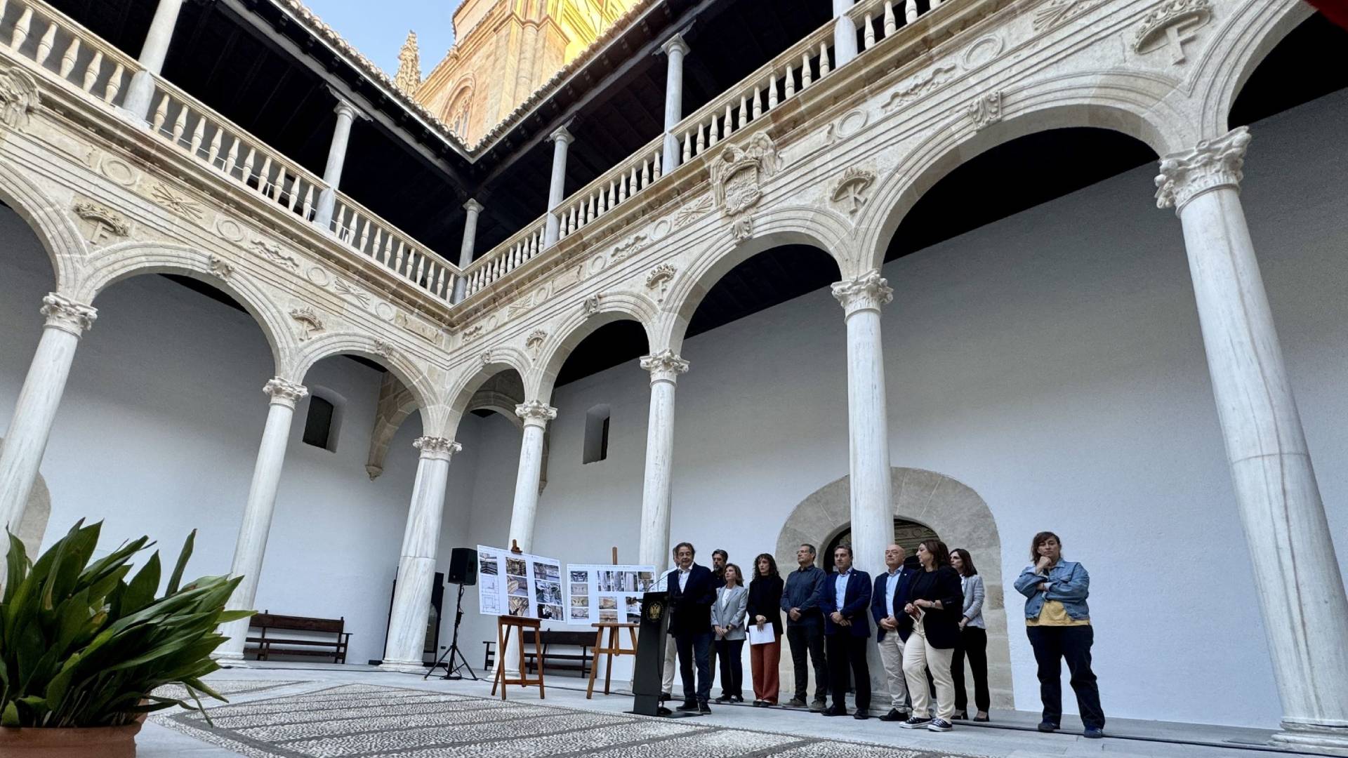 La UGR culmina la restauración del Patio de los Mármoles del Hospital Real, un espacio singular