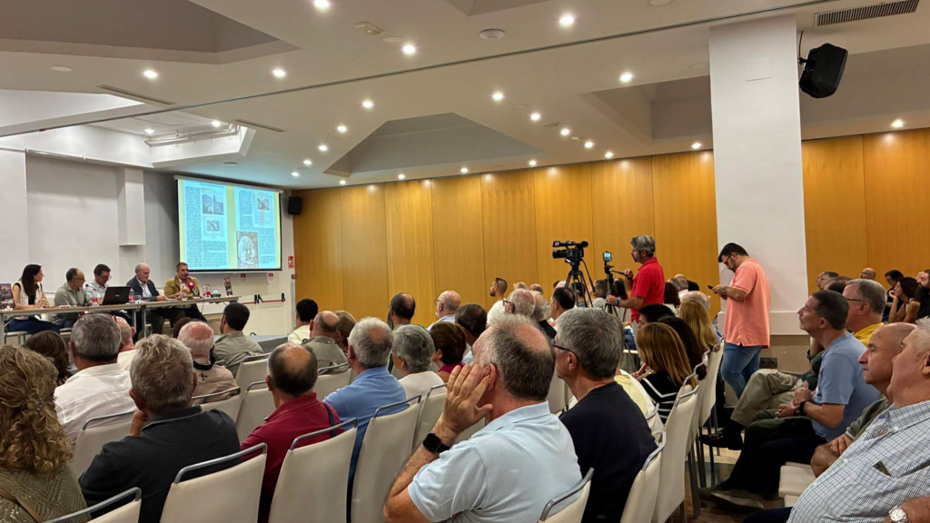 La Asociación Torcaleros publica la primera revista divulgativa sobre el Torcal de Antequera