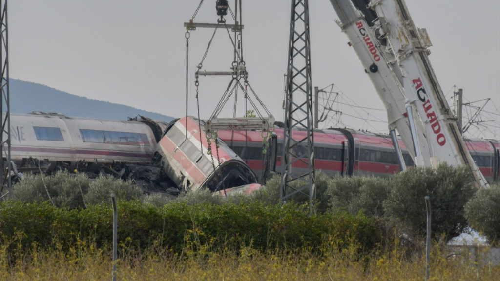 Esperan reabrir la línea Madrid-Andalucía el 14 de noviembre tras el accidente de Urda