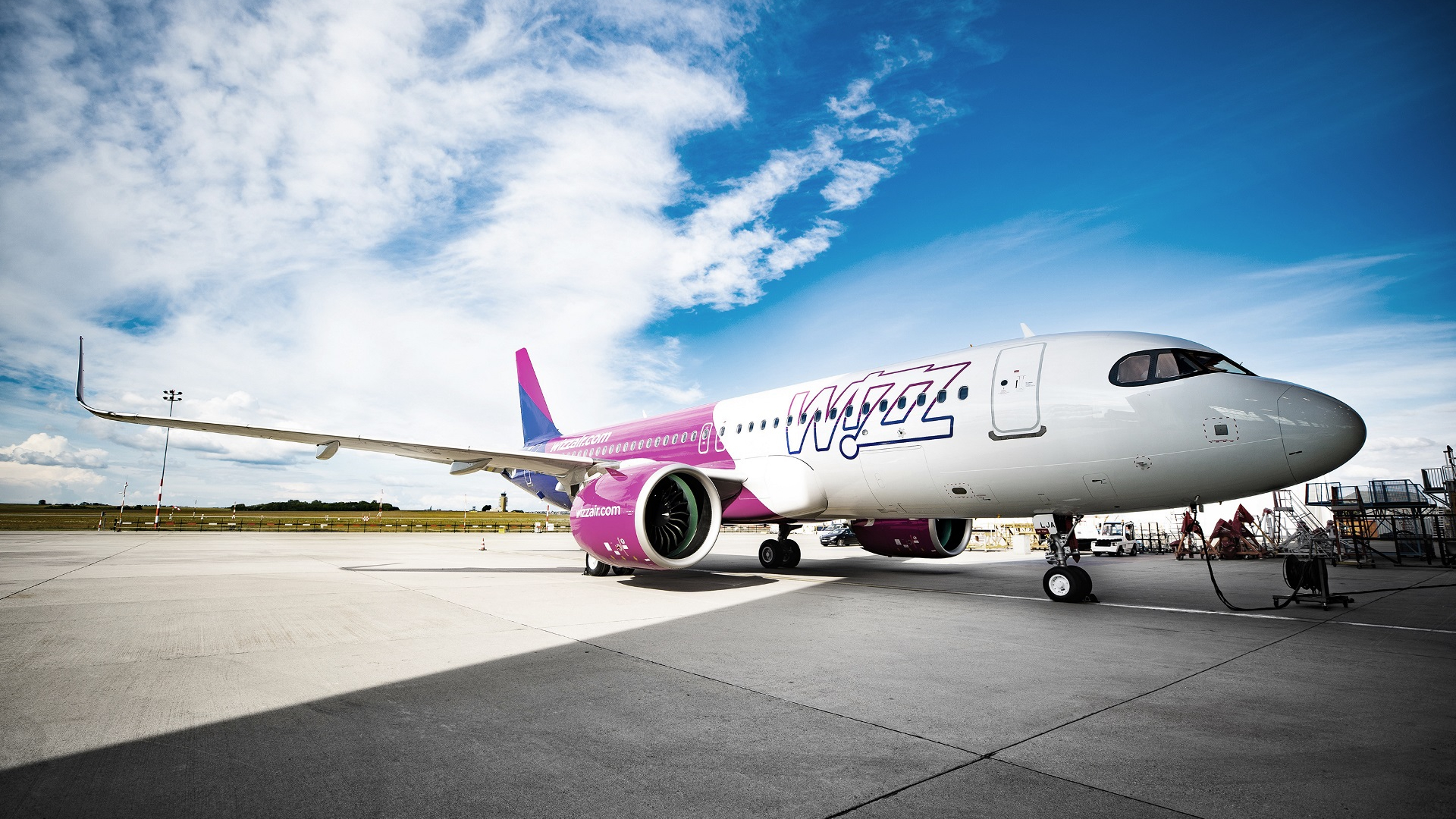 Wizz Air abre dos rutas aéreas desde Madrid con Málaga y Sevilla tras el accidente ferroviario de Urda